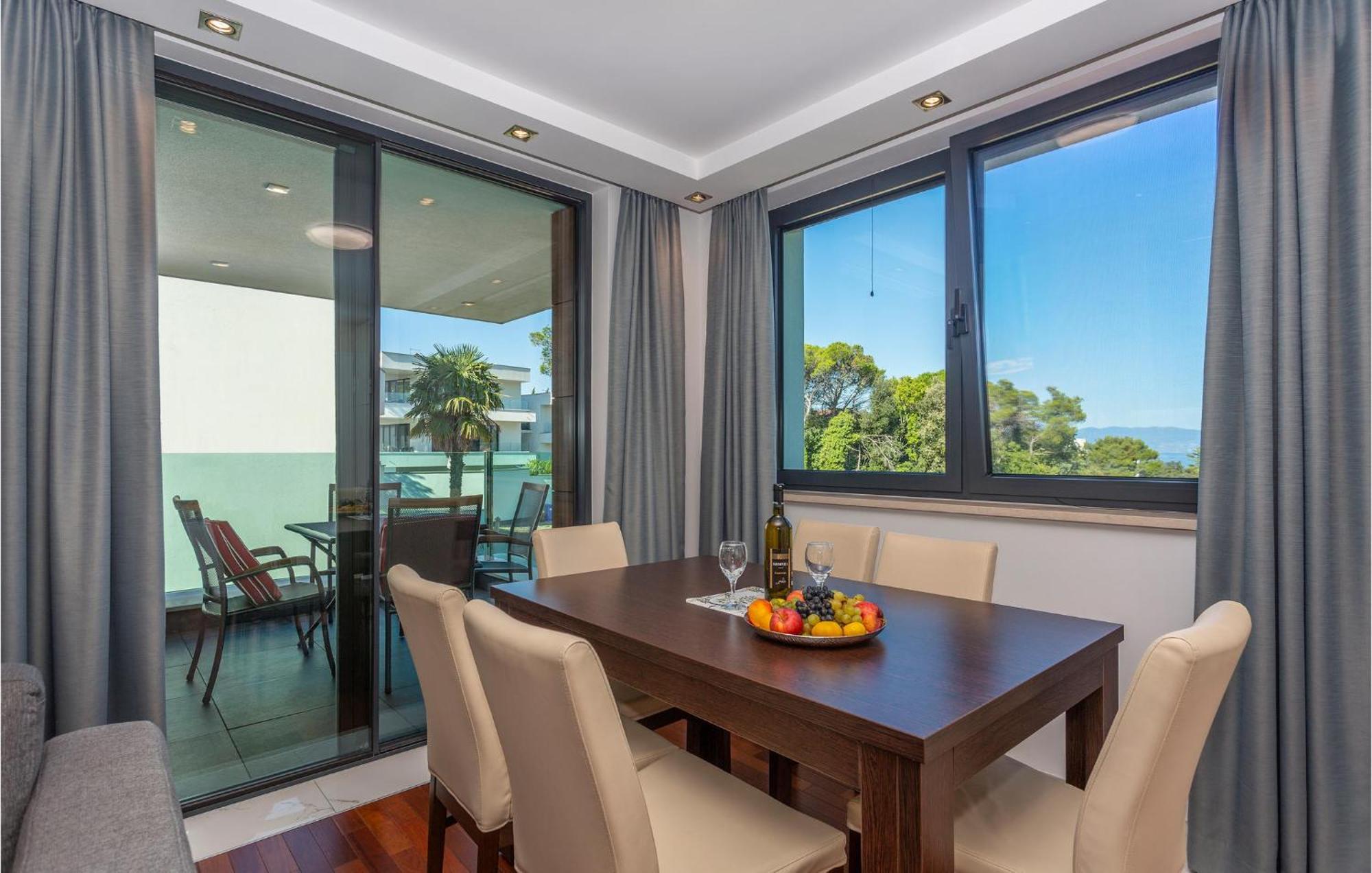 Stunning Apartment In Malinska With Kitchen Dış mekan fotoğraf