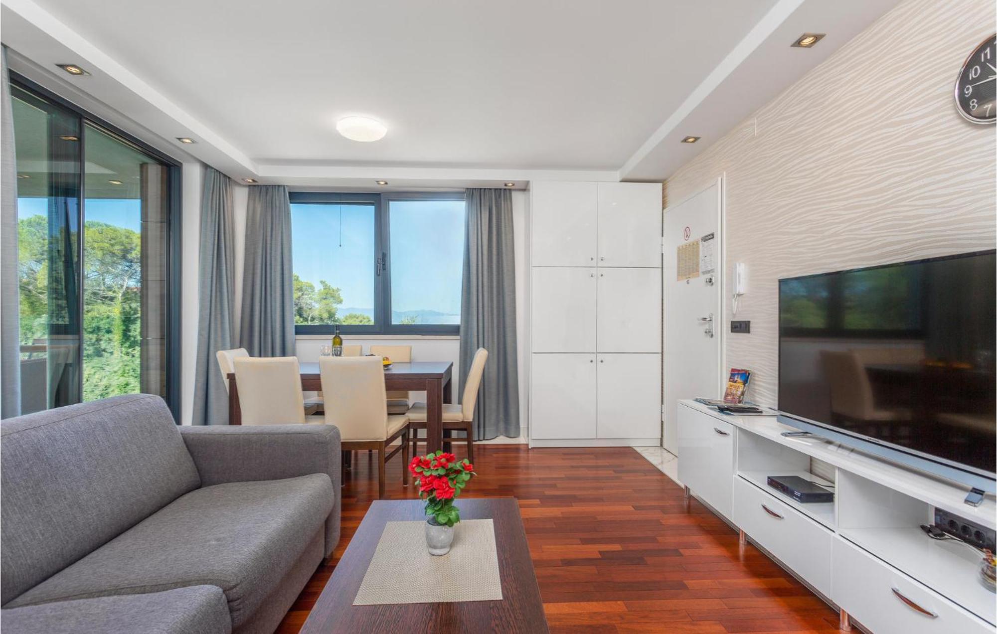 Stunning Apartment In Malinska With Kitchen Dış mekan fotoğraf