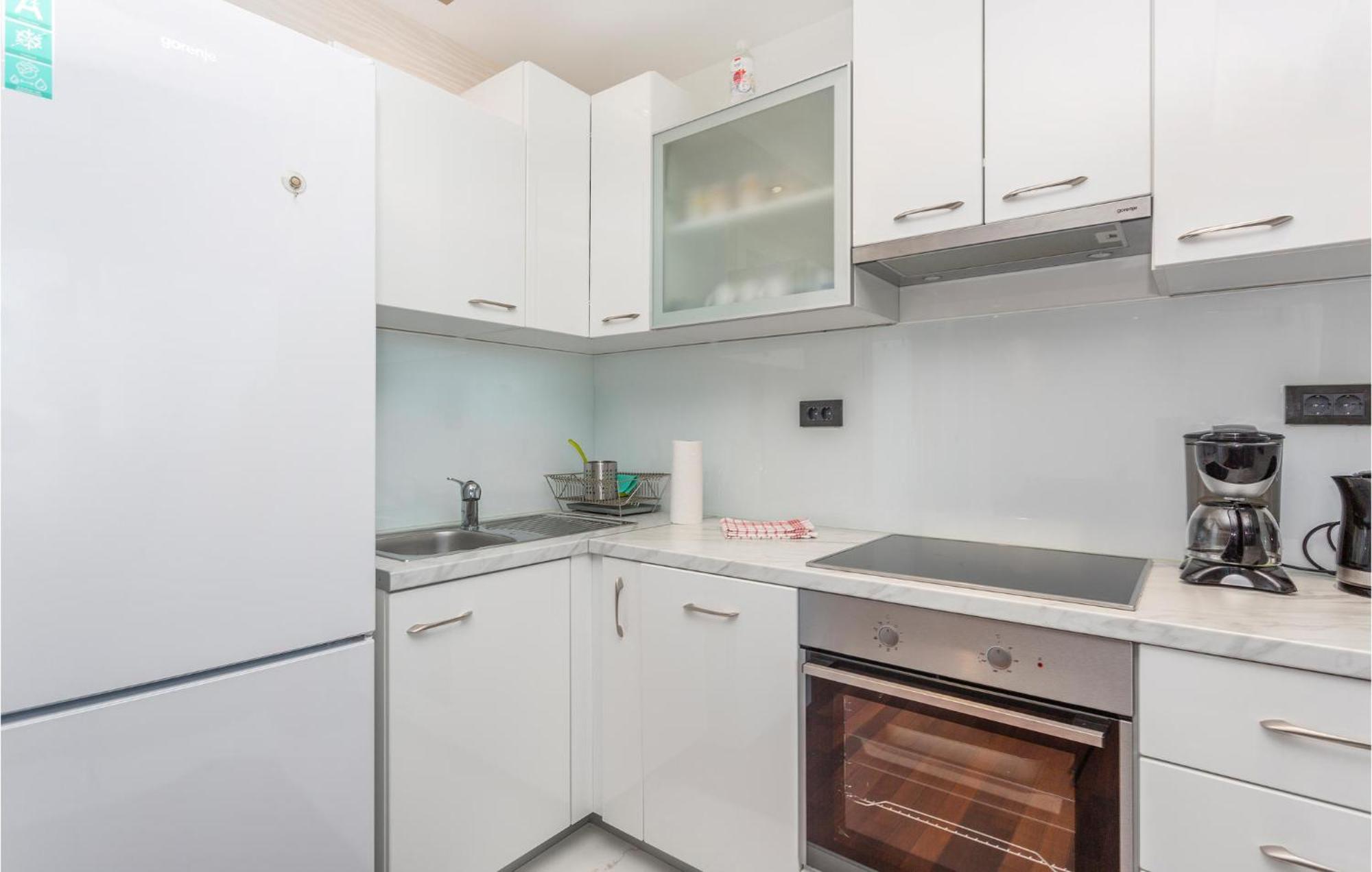 Stunning Apartment In Malinska With Kitchen Dış mekan fotoğraf